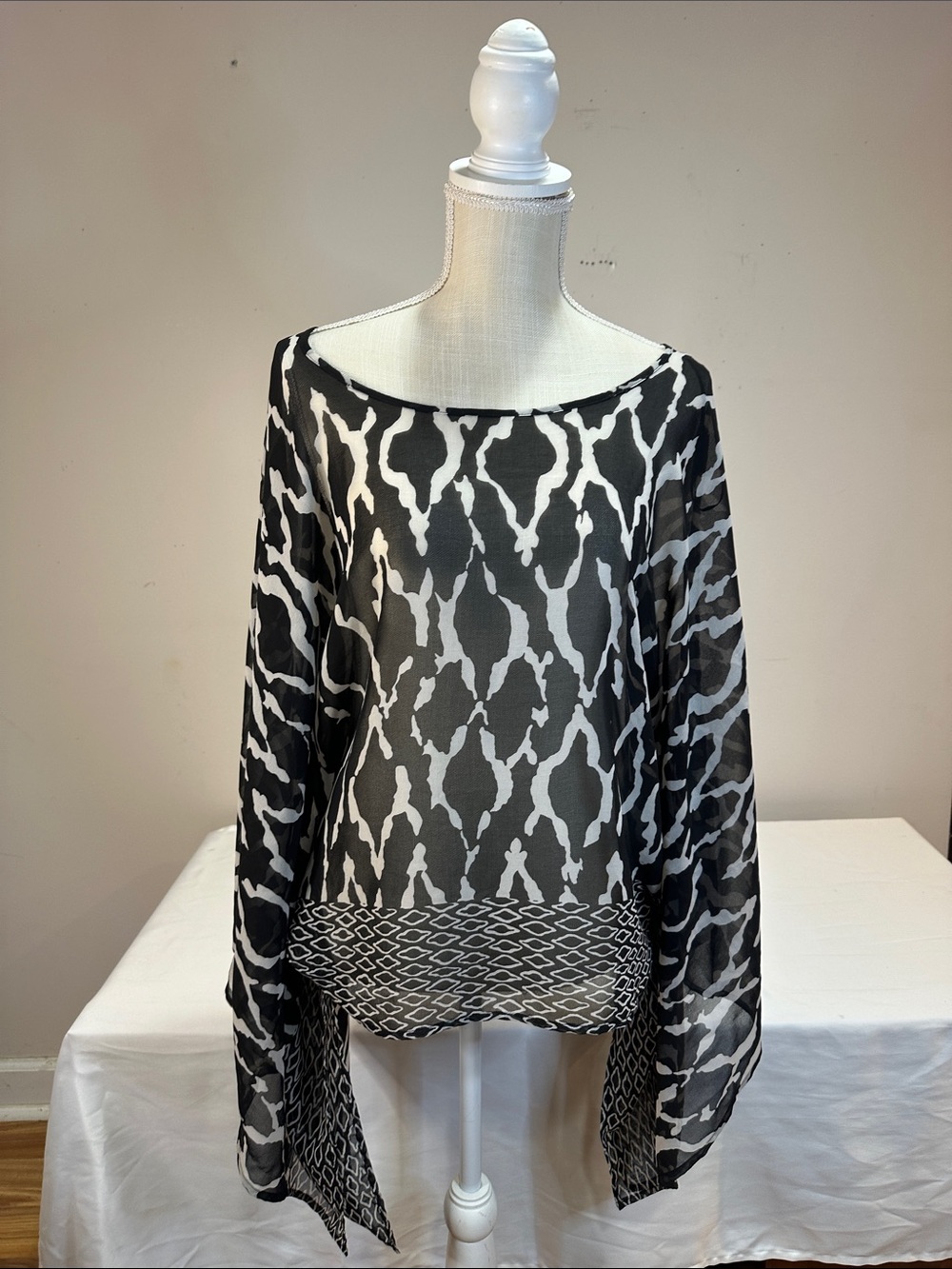 Dex Black and White Abstract Print Tunic